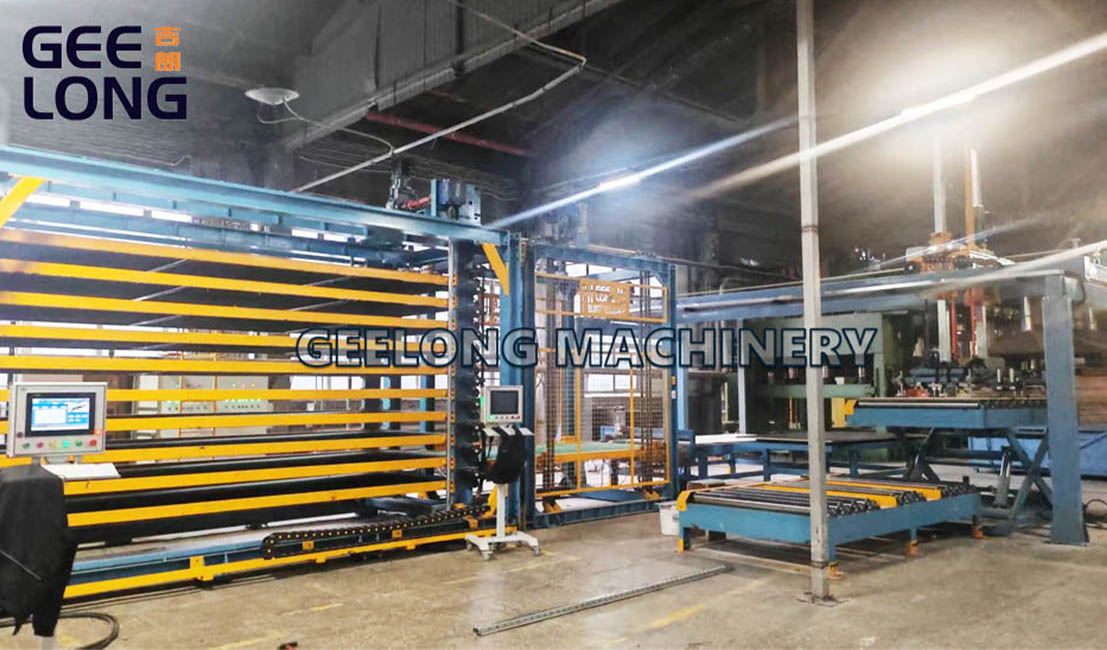 Geelong automático 5x10feet película frente a la línea de la máquina de prensa caliente de contrachapado Geelong automático 5x10feet película frente a la línea de la máquina de prensa caliente de contrachapado