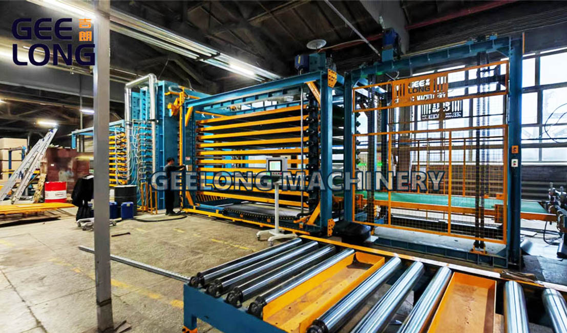 Geelong automático 5x10feet película frente a la línea de la máquina de prensa caliente de contrachapado Geelong automático 5x10feet película frente a la línea de la máquina de prensa caliente de contrachapado