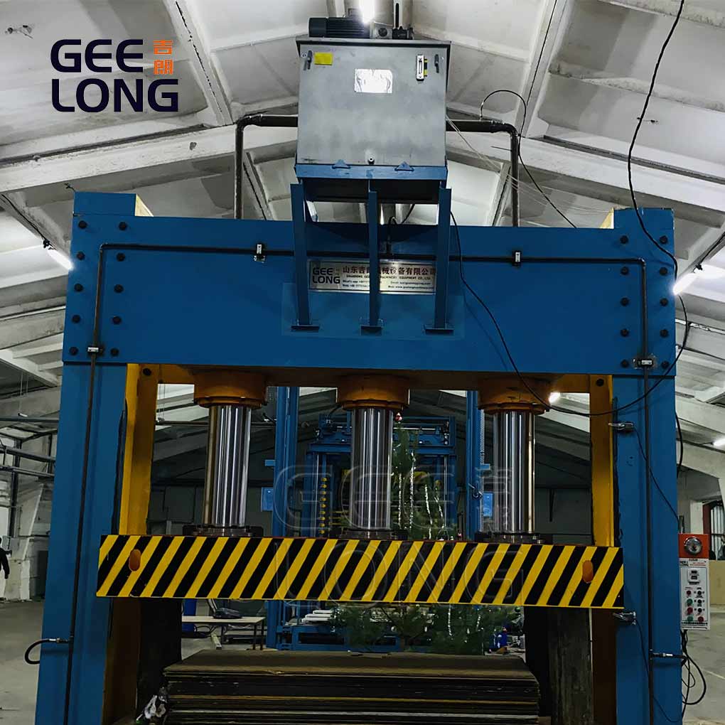 Fábrica de máquinas de prensado en frío de madera contrachapada de China