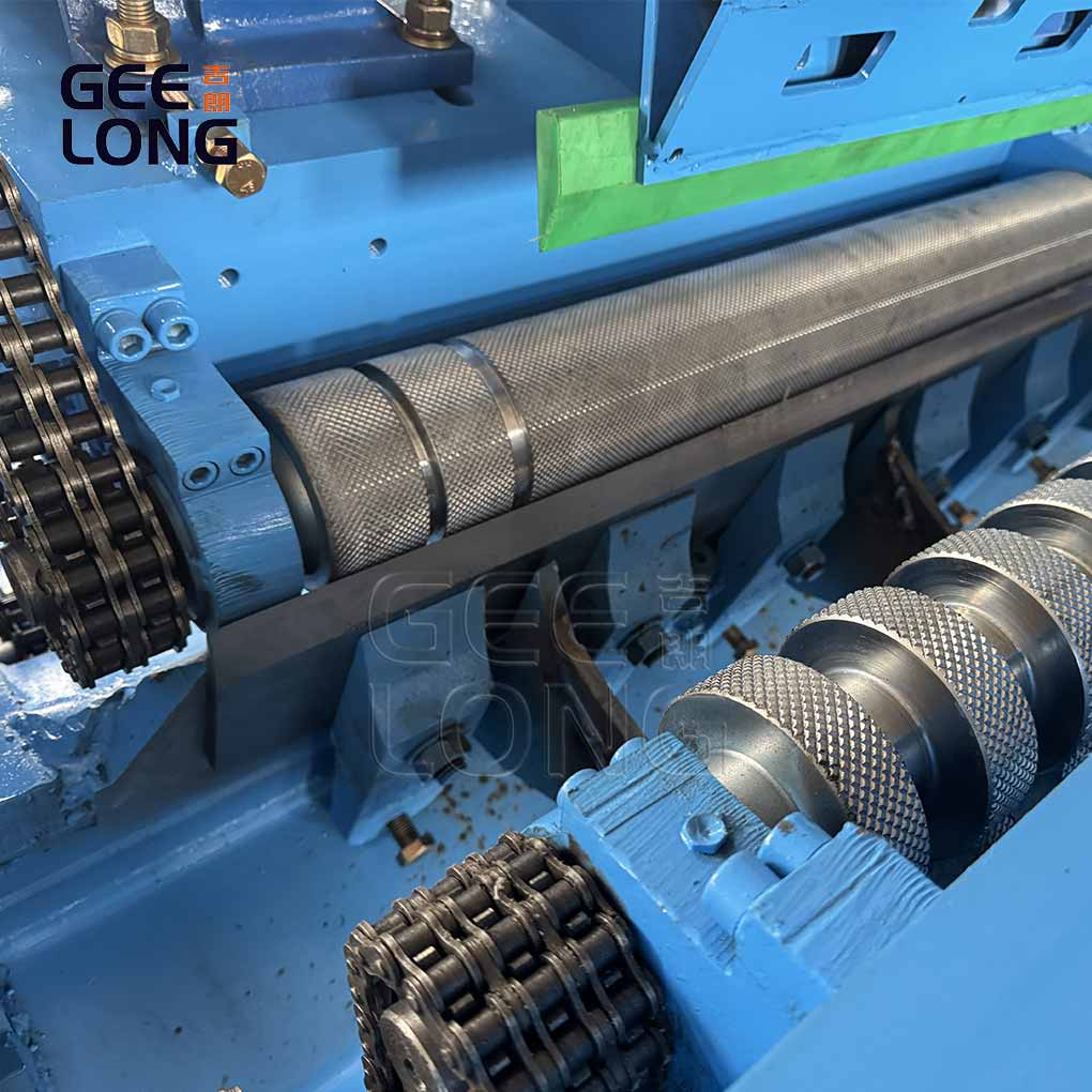 Línea de pelado de chapa de troncos pequeños GEELONG