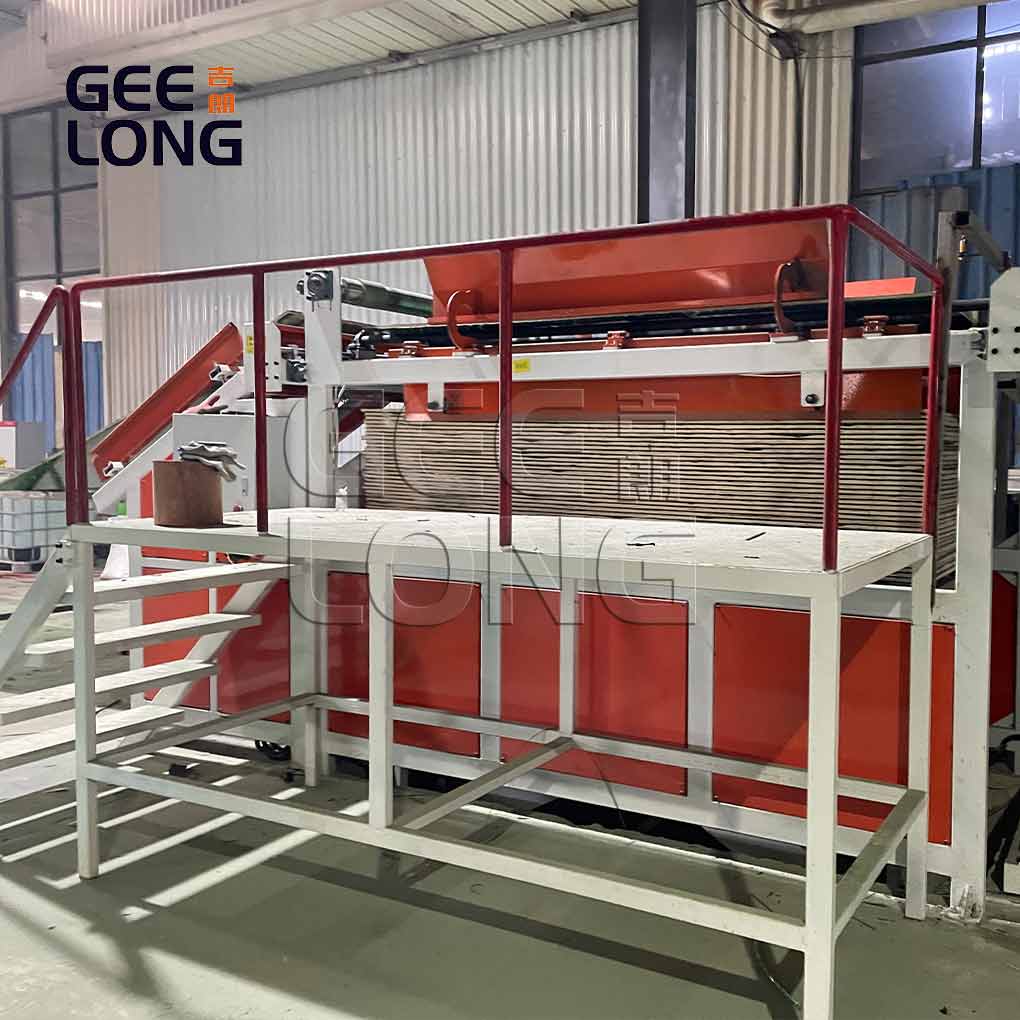 Máquina para fabricar madera contrachapada con revestimiento de película de PP