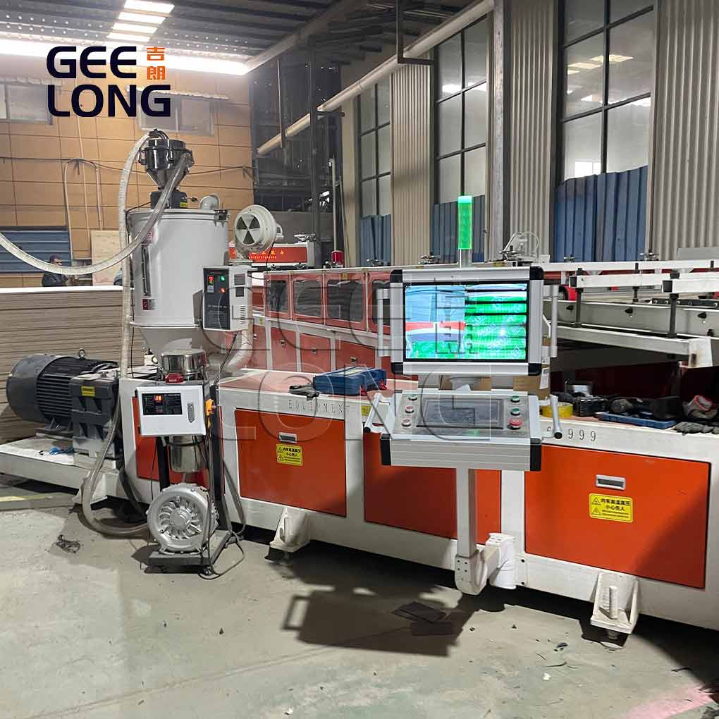 Máquina para fabricar madera contrachapada con revestimiento de película de PP