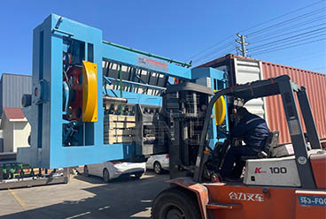 Máquina de pelado de chapa del huso de chapa Keruing, máquina de molinillo de cuchillo, máquina de secadora de chapa de cara exportada a Indonesia