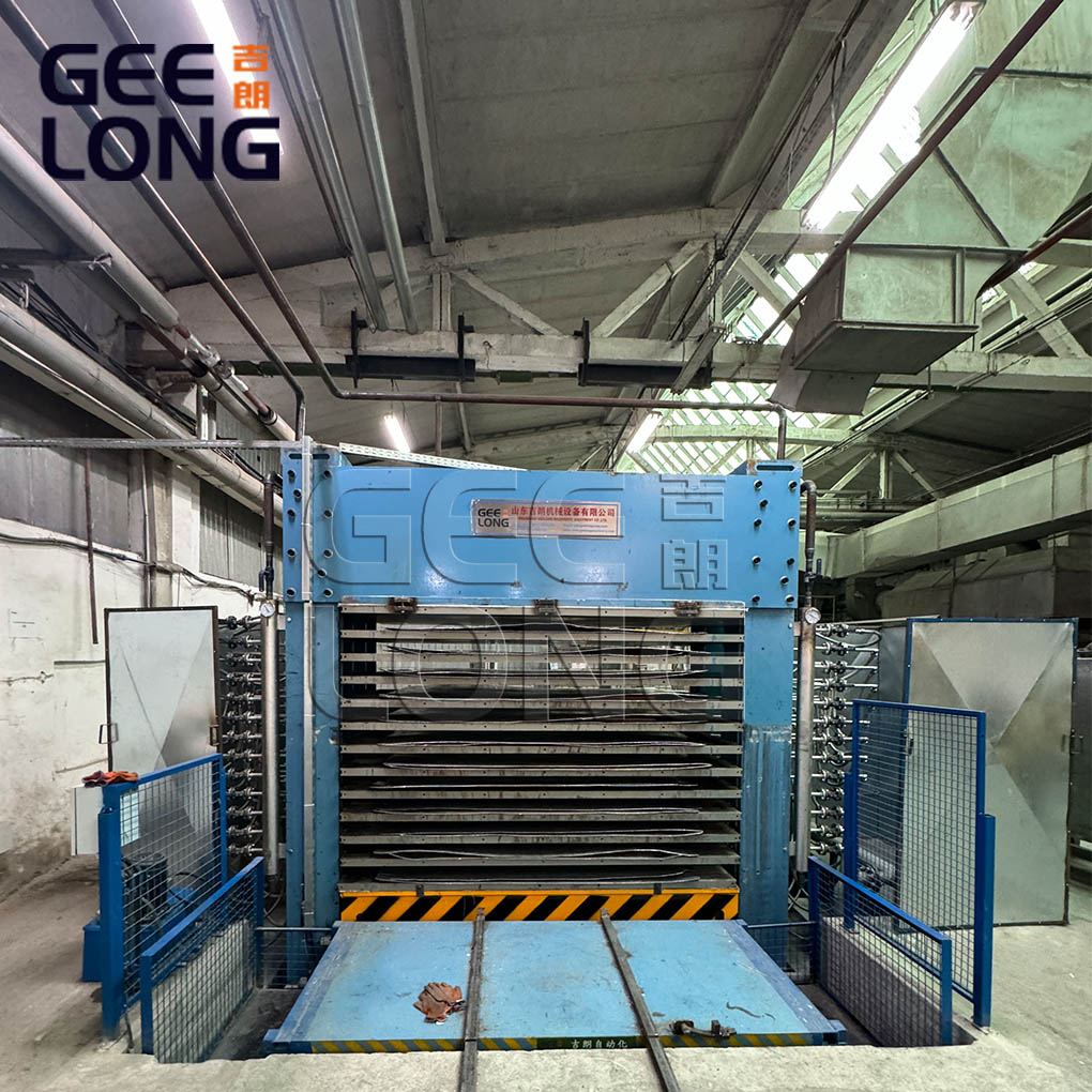Máquina de prensado en caliente de madera contrachapada de China GEELONG DE ALTA CALIDAD