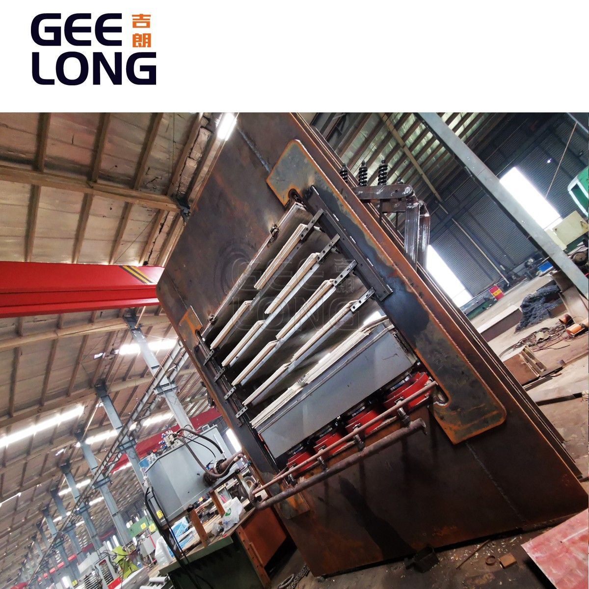 Máquina de prensado en caliente para revestimiento de puertas de MDF